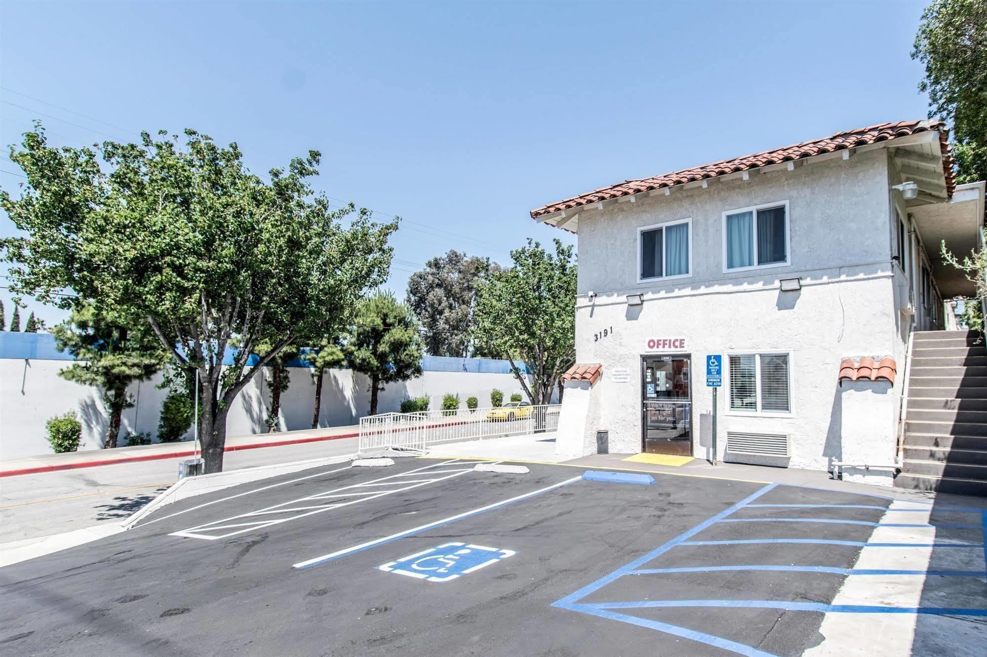 Motel 6-Orange, Ca - Anaheim Ngoại thất bức ảnh